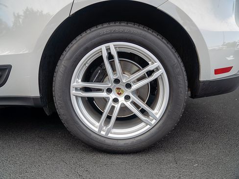 Used 2026 Porsche Macan AWD/4WD image 24