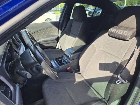 Used 2022 Dodge Charger SXT w/ Blacktop Package RWD image 8