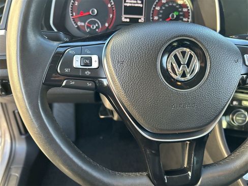 Used 2020 Volkswagen Jetta SE w/ SE Cold Weather Package image 21