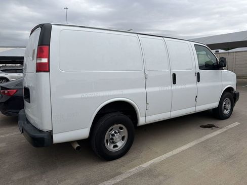 Used 2019 Chevrolet Express 2500 w/ Driver Convenience Package RWD image 3