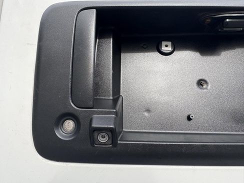 Used 2019 Chevrolet Express 2500 w/ Driver Convenience Package image 10