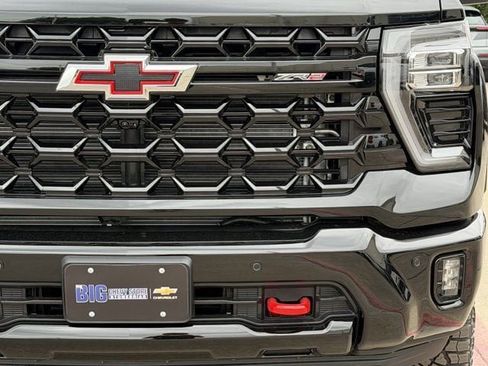 New 2026 Chevrolet Silverado 2500 ZR2 AWD/4WD image 9