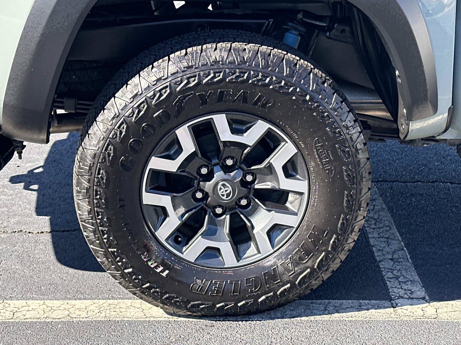 Used 2023 Toyota Tacoma TRD Off-Road AWD/4WD image 7