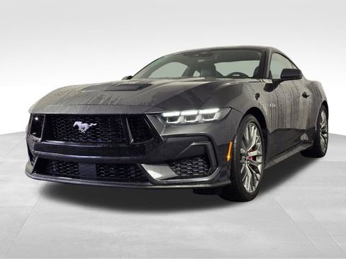 Used 2024 Ford Mustang GT Premium image 3