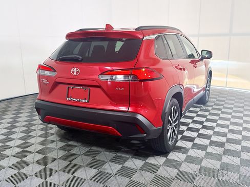Used 2023 Toyota Corolla Cross XLE w/ Convenience Package FWD image 3
