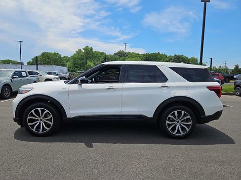 Certified 2022 Ford Explorer ST-Line AWD/4WD image 4