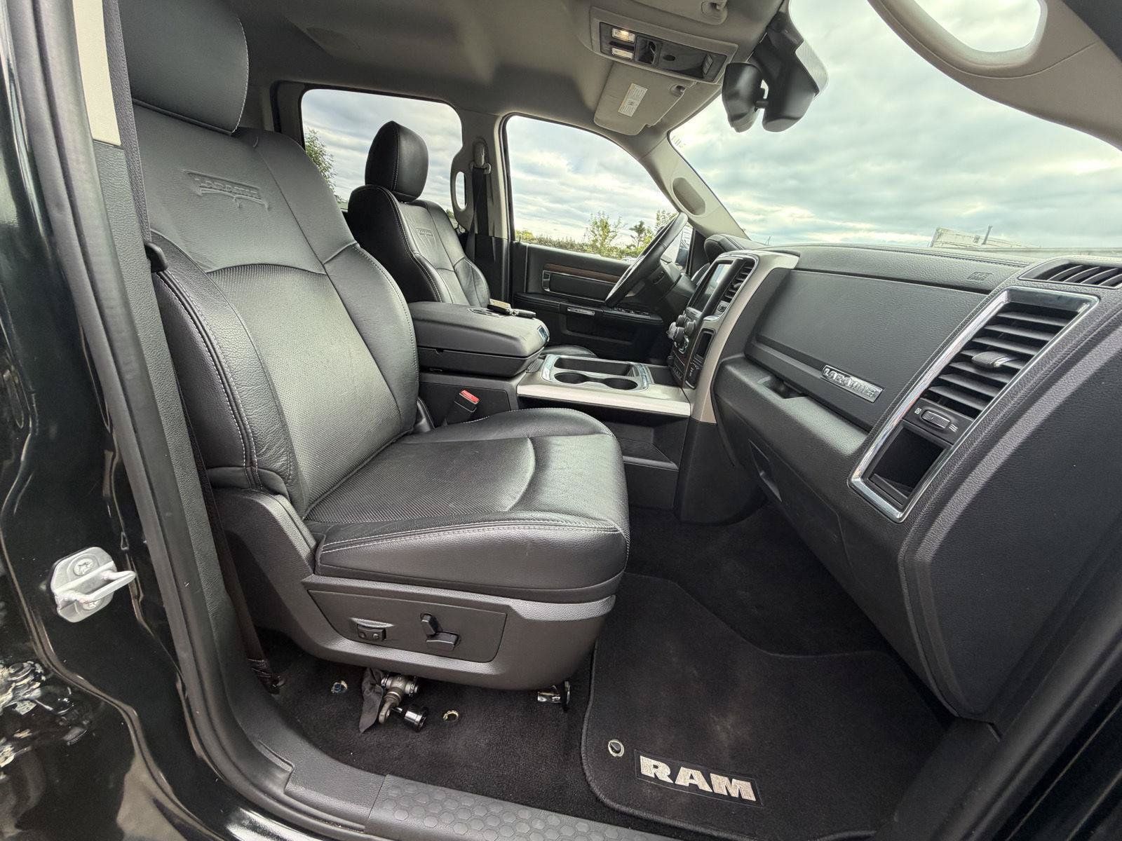 Used 2015 RAM 1500 Laramie w/ Convenience Group AWD/4WD image 29