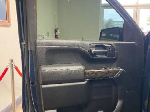 Used 2019 Chevrolet Silverado 1500 RST AWD/4WD image 11
