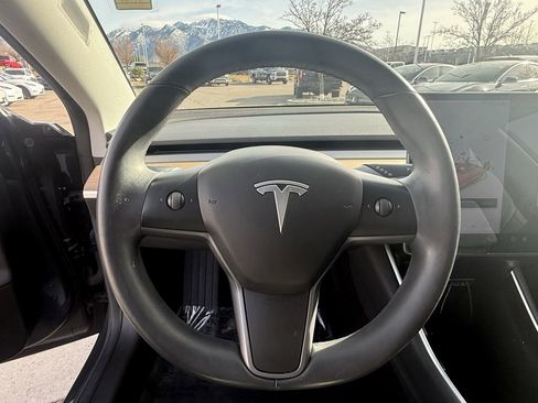 Used 2018 Tesla Model 3 Long Range image 13