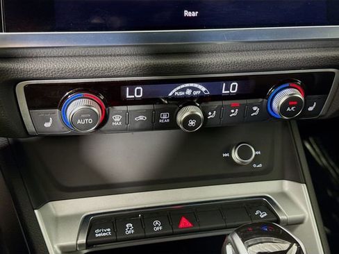 Used 2021 Audi Q3 2.0T Premium image 15