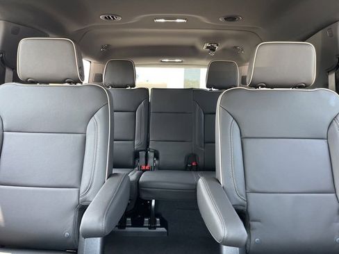 New 2025 Chevrolet Suburban Premier image 38