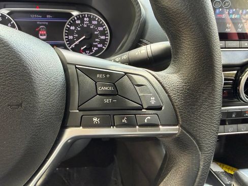 Used 2025 Nissan Sentra SV FWD image 22