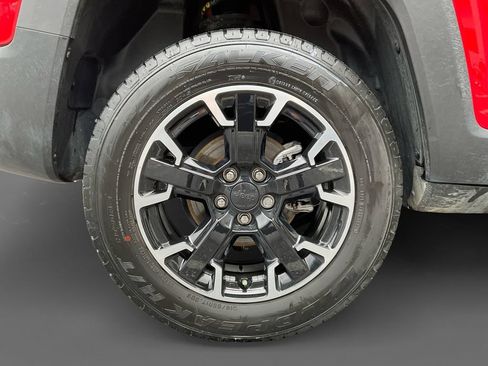 Used 2023 Jeep Renegade Trailhawk w/ Trailhawk Elite Group AWD/4WD image 10