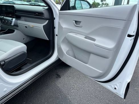 New 2026 Hyundai Kona SE FWD image 21