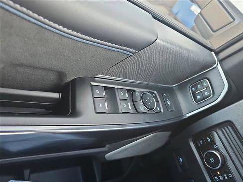 Used 2025 Ford F250 Platinum w/ Tremor Off-Road Package image 18