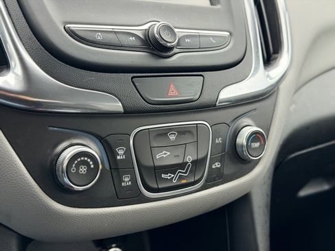 Used 2018 Chevrolet Equinox LS image 14