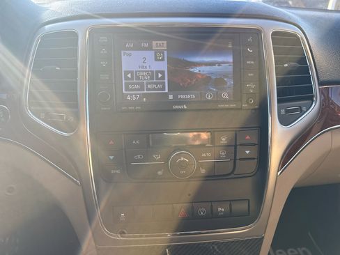 Used 2013 Jeep Grand Cherokee Limited image 22