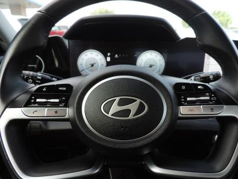 Used 2025 Hyundai Elantra Limited FWD image 28