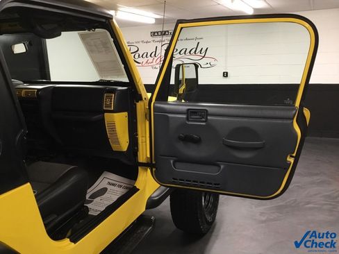 Used 2000 Jeep Wrangler Sport image 32