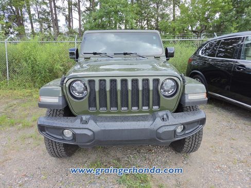 Used 2023 Jeep Wrangler Unlimited Sahara AWD/4WD image 3