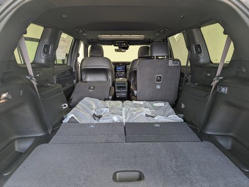 New 2025 Jeep Grand Cherokee L Altitude RWD image 32