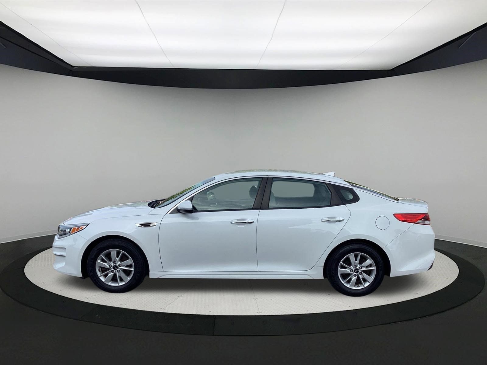 Used 2017 Kia Optima LX FWD image 5