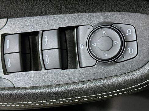 Used 2025 Buick Encore GX Preferred AWD/4WD image 15