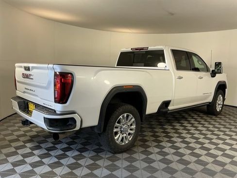 Used 2022 GMC Sierra 3500 Denali AWD/4WD image 4