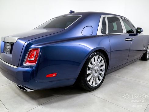 Used 2019 Rolls-Royce Phantom Sedan image 2