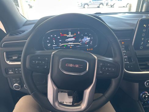Used 2024 GMC Yukon XL SLT w/ SLT Luxury Package AWD/4WD image 21