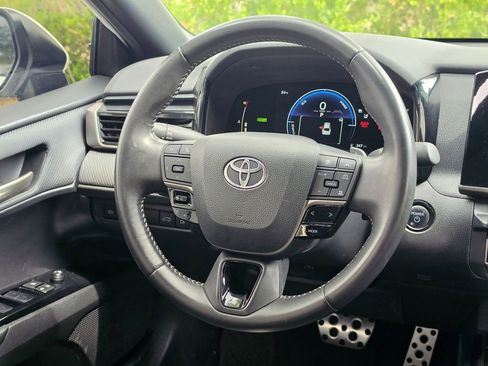 Used 2025 Toyota Camry SE FWD image 21