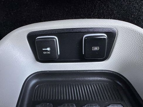 Used 2018 Chrysler Pacifica Touring-L FWD image 27