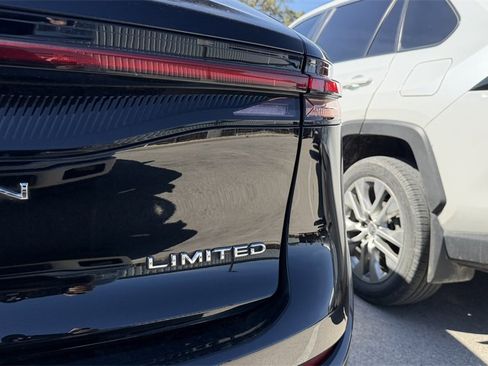 Used 2023 Toyota Crown Limited image 6