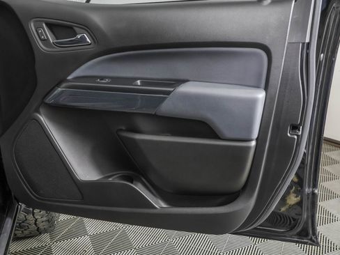 Used 2019 Chevrolet Colorado Z71 w/ Z71 Midnight Edition AWD/4WD image 48