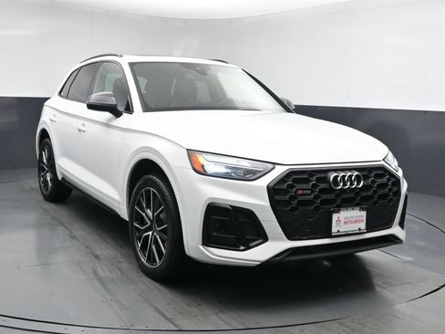 Used 2023 Audi SQ5 Premium Plus w/ Premium Plus Package AWD/4WD image 2