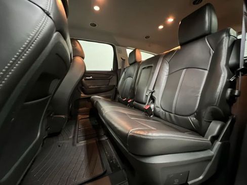 Used 2015 Chevrolet Traverse LT image 24