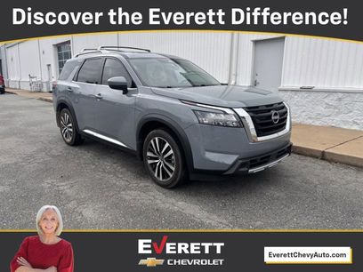 Used 2025 Nissan Pathfinder Platinum