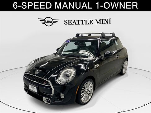 Used 2017 MINI Cooper S image 1
