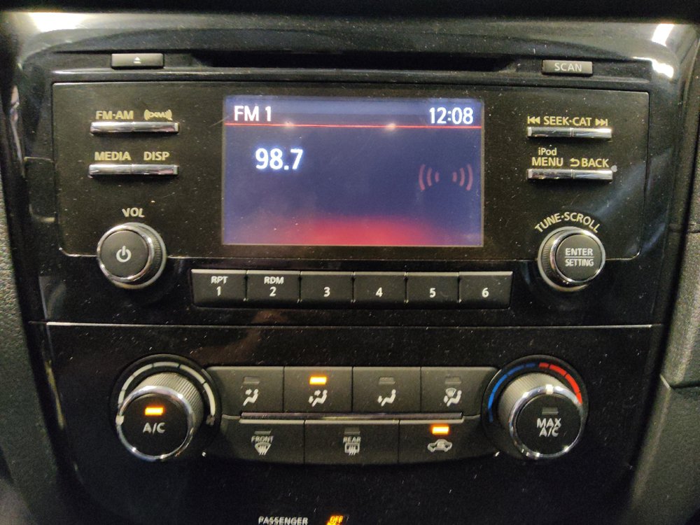 Used 2017 Nissan Rogue S FWD image 25