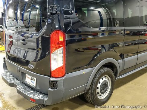 Used 2017 Ford Transit 150 XL image 7