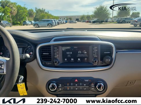 Used 2019 Kia Sorento FWD image 21
