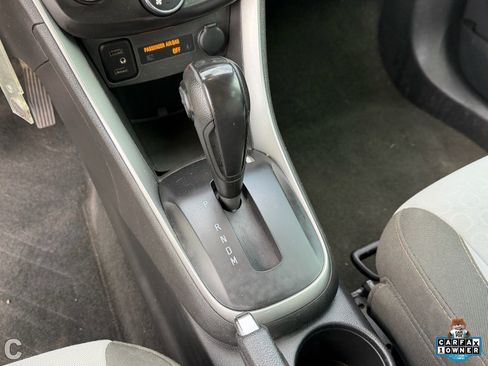 Used 2021 Chevrolet Trax LS image 28