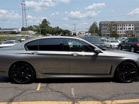Used 2020 BMW 750i xDrive w/ Executive Package AWD/4WD image 4
