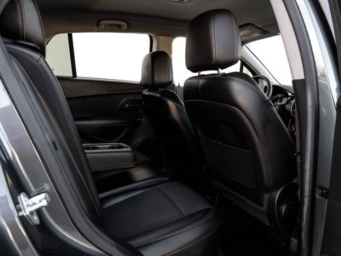 Used 2021 Chevrolet Trax LT image 37