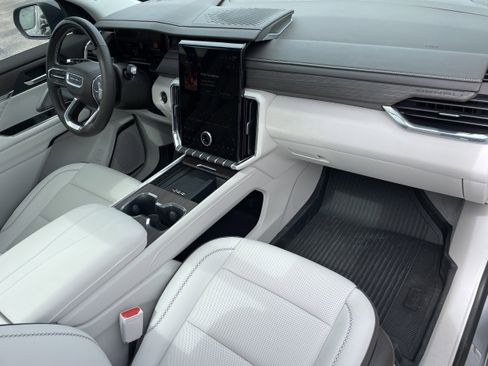 Certified 2025 GMC Acadia Denali w/ Super Cruise Package image 12