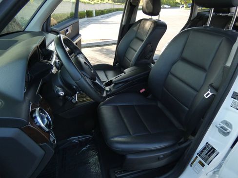 Used 2015 Mercedes-Benz GLK 350 2WD image 45