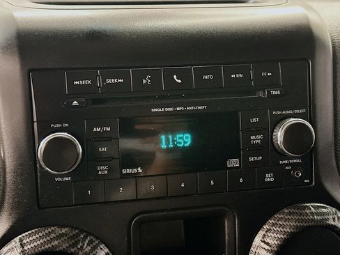 Used 2016 Jeep Wrangler Unlimited Sport w/ Connectivity Group image 19