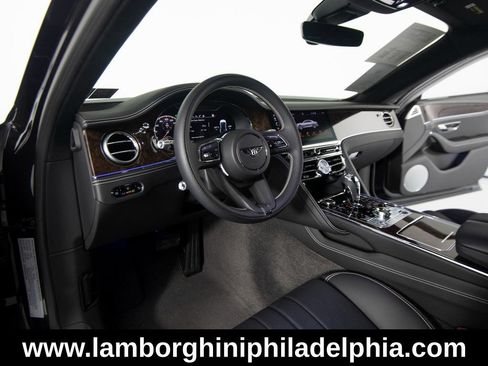 Used 2024 Bentley Flying Spur V8 AWD/4WD image 11