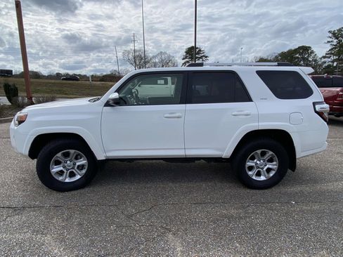 Used 2024 Toyota 4Runner SR5 image 4