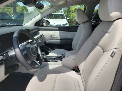 Used 2025 Hyundai Tucson SEL FWD image 11